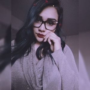 Meet your Posher, Stephany